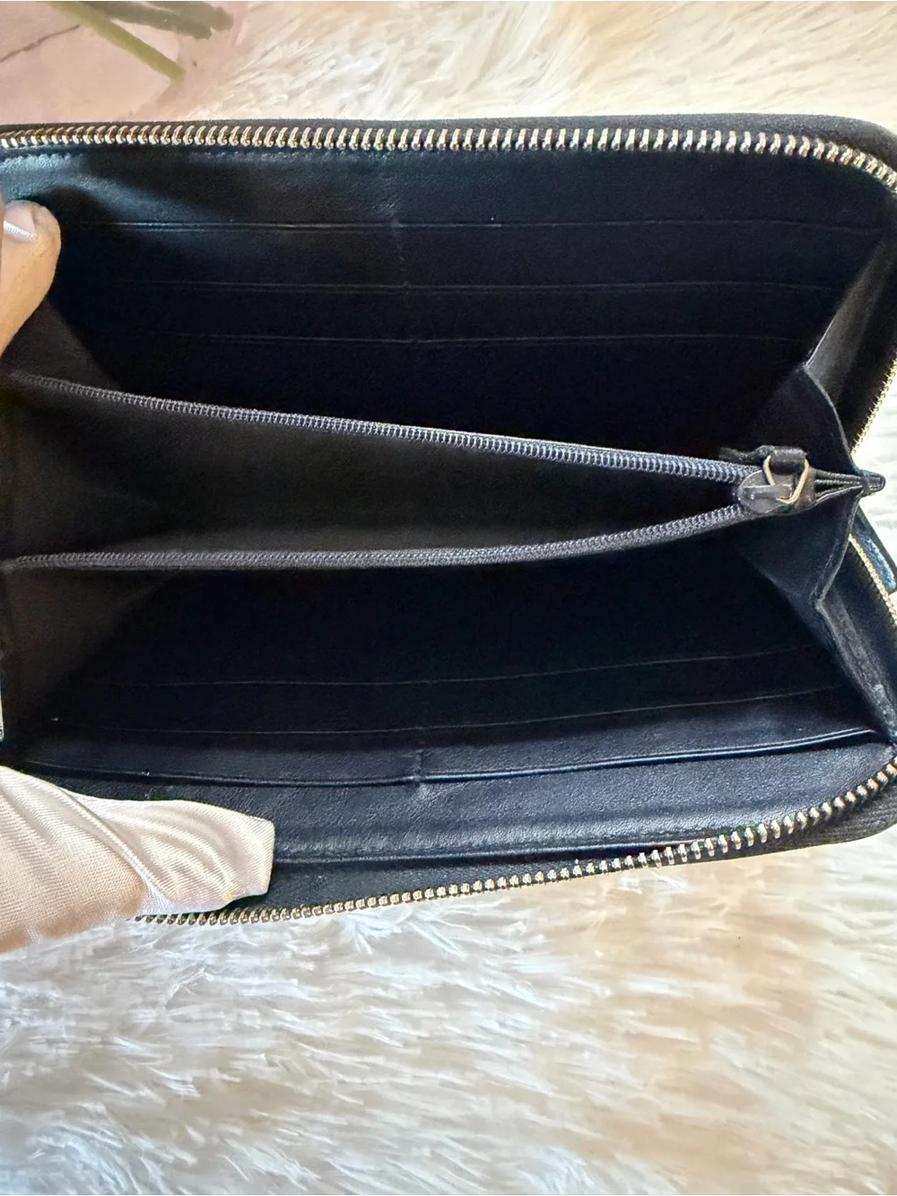 Gucci Micro Guccisima Leather Zip Around Wallet Dark Blue - Picture 3 of 13